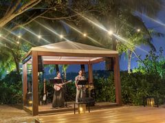 -三亚艾迪逊酒店·海滩烧烤 BARBACOA·现场乐队·浪漫晚餐·烧烤海鲜