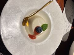 -MONICH牛排融合餐厅(和义大道购物中心店)