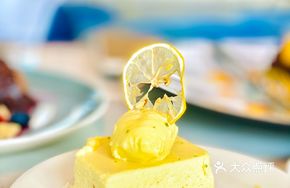 Macadamia Nut Cheesecake