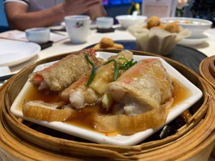 娱筷海鲜酒家(东莞店)-"颐龙湾配套商场进驻的几家餐馆之一,作为小.