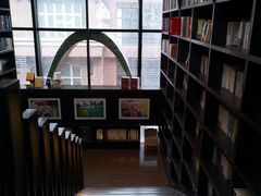 -钟书阁(松江泰晤士小镇店)