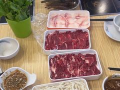 -杨老板·海鲜集市火锅·鲜切牛肉(中防万宝店)