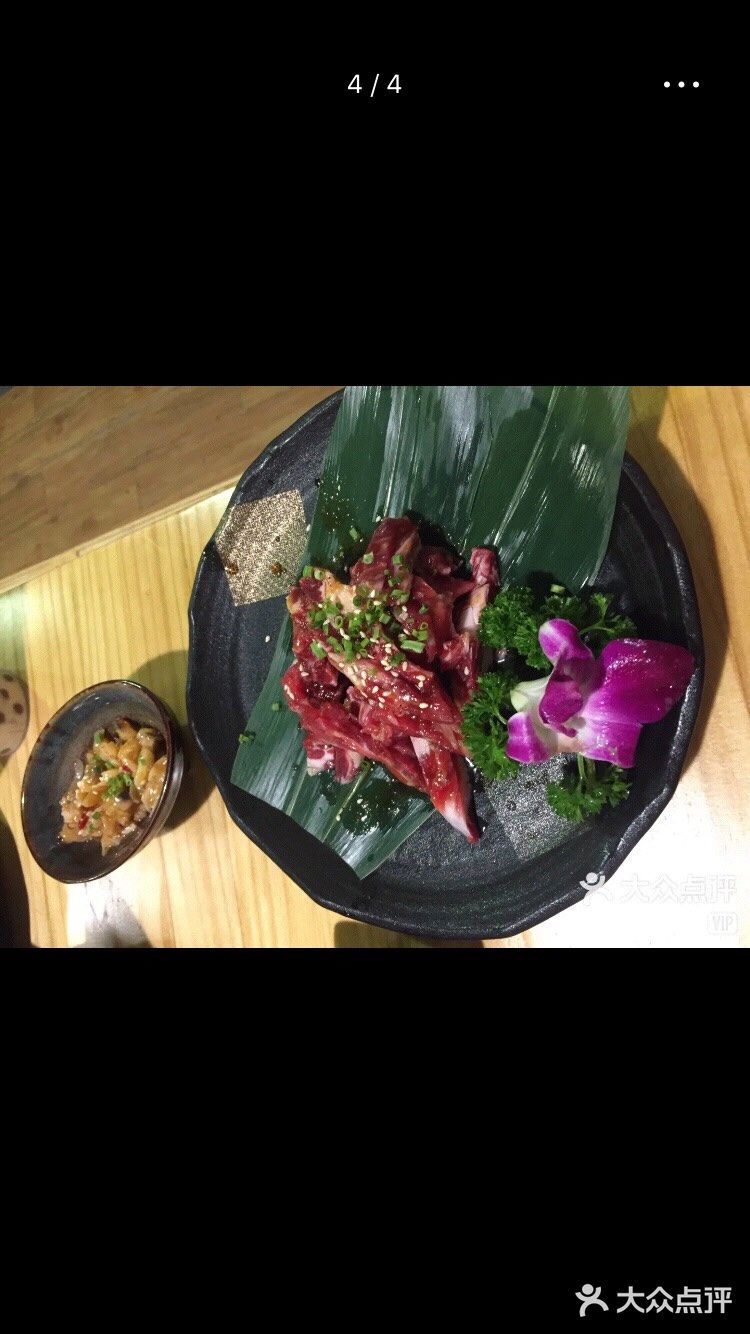 菜品也挺多 香肠感觉一般 肉倒是很好