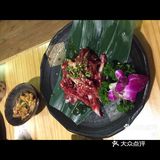 菜品也挺多 香肠感觉一般 肉倒是很好
