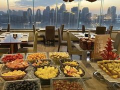 自助取餐区-荣誉国际酒店-云顶旋转餐厅