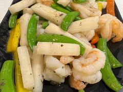 黑松露配养生虾球-大眼锅贴水饺(河东店)