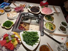 -海底捞火锅鲜切牛肉主题店(长寿路店)