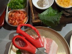 -围炉肉舍•炭烤活鳗•丹东海鲜烤肉(步行街店)