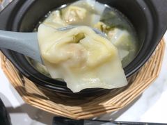 蟹粉小馄饨-馋三尺蟹粉小笼(人民广场店)