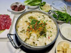 -德林酸菜鱼火锅(南丹店)