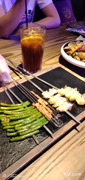 以串成名·音乐烤吧(曹路恒越荣欣店)图片