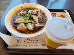 红汤抄手-小滨楼(渝都大道店)