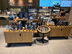 -星巴克臻选(上海中环广场2F店)