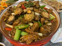 渔村鲍鱼炒鸡-小船渔村•大连菜•大连焖鱼(明泽街店)