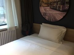 -西安大雁塔科技大学地铁站亚朵酒店