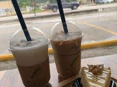 冰焦糖拿铁-Cha Café and Bistro