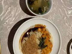蒜蓉小龙虾拌面-松鹤面馆·古法焖肉面(观前店)