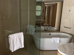 -上海佘山世茂艾美酒店