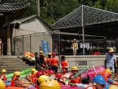-藏龙百瀑漂流