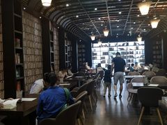 -钟书阁(松江泰晤士小镇店)