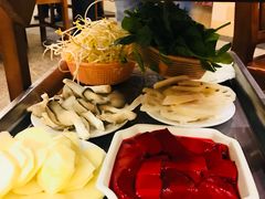 -九尺赵老四鲜鹅肠火锅