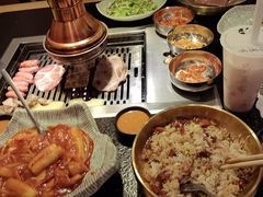 -臻牛烤肉