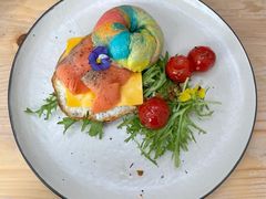 烟熏三文鱼彩虹贝果-吃饼人西餐(南开店)