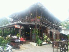 -Dash Teak House