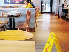 用餐区-肯德基(福民路店)