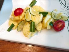 青柠檬拌菠萝-云海肴·汽锅鸡·云南菜(苏州中心店)