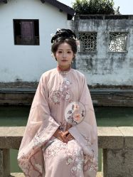 -一揽芳华汉服旗袍体验馆(拙政园店)