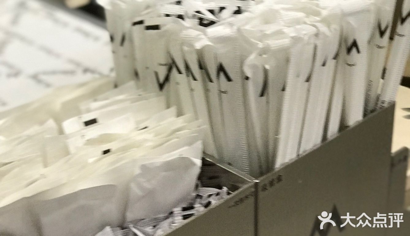 拔草今年特别火起来的咖啡品牌[礼花]