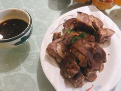 酱猪蹄-华盛园卷子王农家菜水库鱼