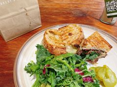 超级牛肉帕尼尼-O'mills Sourdough Bakery&Bistro(永嘉路店)