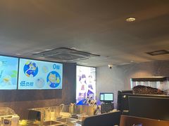 -瑞幸咖啡(华新地铁站地下商业街店)