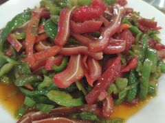 猪耳炒青椒-老虎土菜馆·农家土菜
