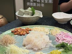 -得意咚瓜·顺德鱼生·冬瓜火锅(深圳首店)