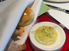 餐前面包配黄油-弦月窗LUNETTE BY AMANDA(复兴路店)