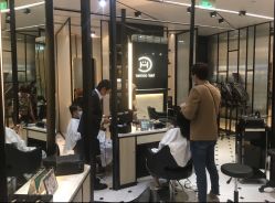 -HAIR CORNER