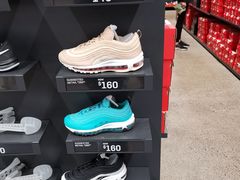 -伯肯黑德角名品折扣购物中心