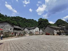 -高荡千年布依古寨旅游景区