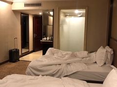 -华海酒店(茂名高铁站店)