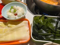 -钢管厂五区小郡肝串串香(奥克斯广场锦城万达店)