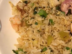 酸菜脆皮烧肉炒饭-港丽餐厅(高德置地店)