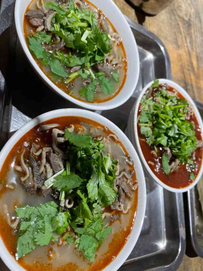 老·贝尔杂碎馆-"[薄荷]环境:店里顾客特别多,等了半天.