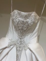 -拉瑞娜LaReine婚纱礼服高级定制