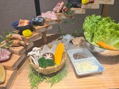 -山川小町·极番烧肉(新地假日广场店)