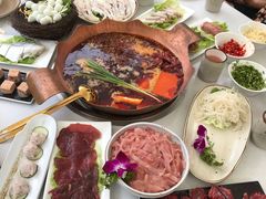 -墨居上隐·院子里火锅(峨眉店)