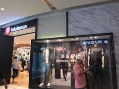 -lululemon(上海浦东IFC店)