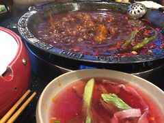 -茅草房·河畔园林火锅